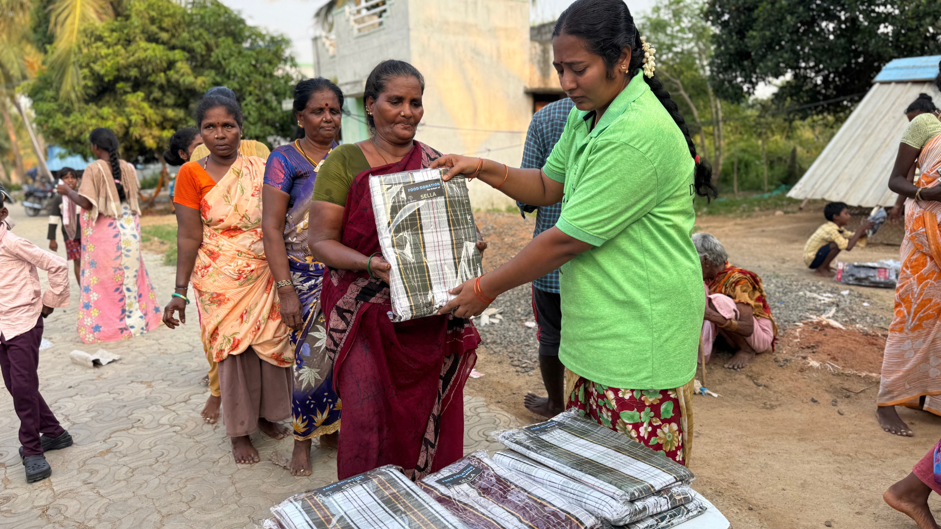 donate blankets for needy people in Kochi